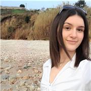 Graduada en el Conservatorio Profesional. Doy clases de piano y lenguaje musical a domicilio. Viernes, sábados y en vacaciones